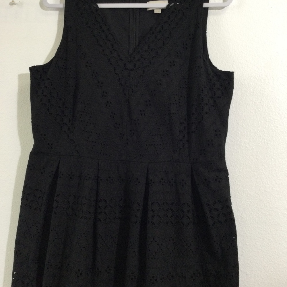 Loft Dress - Picture 3 of 10